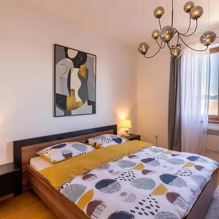 Lägenhet Madonna Sky